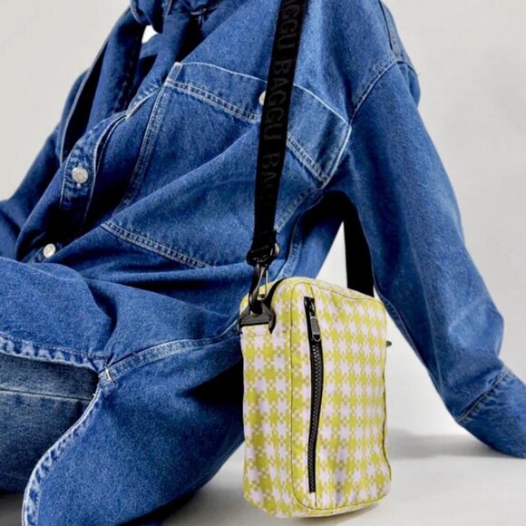 NWT Baggu Sport Crossbody / Pouch - Pink Pistachio Pixel Gingham - discontinued! - Picture 8 of 9